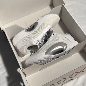 Jordan 35 - size 10.5. Brand new dead stock. Have receipts, still has Stockx tag